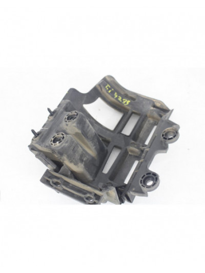 Recambio de soporte izquierdo paragolpe trasero para peugeot 5008 premium referencia OEM IAM 9686264180