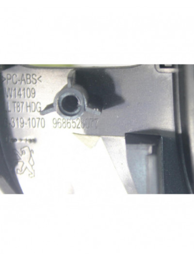 Rejilla aireadora PEUGEOT 5008 Premium 2010