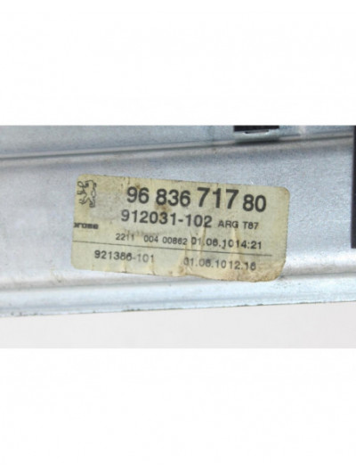 Elevalunas trasero izquierdo PEUGEOT 5008 Premium 2010