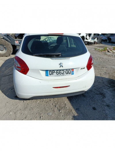 peugeot 208 del año 2015
