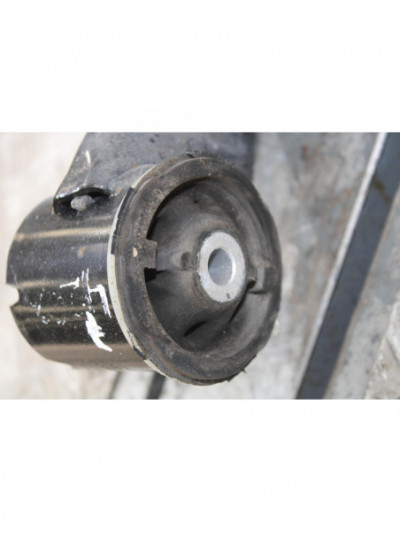 Recambio de puente trasero para renault captur dynamique referencia OEM IAM 4268