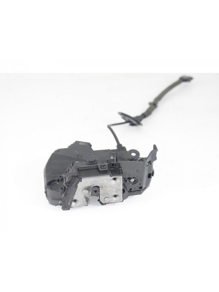 Recambio de cerradura puerta trasera derecha para renault captur dynamique referencia OEM IAM 805023047R
