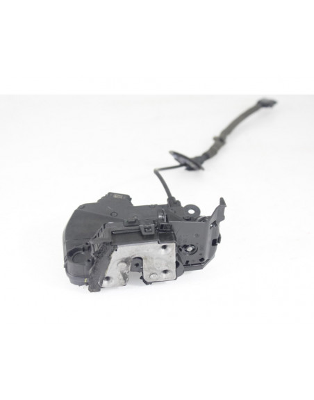 Recambio de cerradura puerta trasera derecha para renault captur dynamique referencia OEM IAM 805023047R