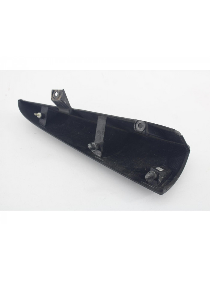 Recambio de molduras traseras para renault kangoo extrem referencia OEM IAM 8200499015