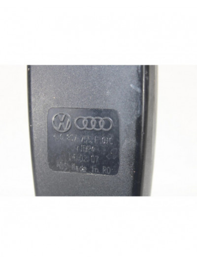 Recambio de anclaje cinturon delantero izquierdo para audi q7 4l referencia OEM IAM 4L0857755E