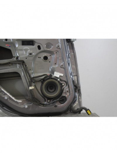 Puerta trasera izquierda RENAULT SCENIC III Dynamique 2010
