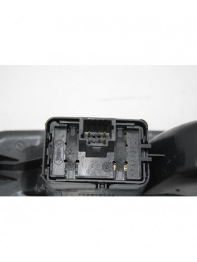 Mando elevalunas trasero derecho RENAULT SCENIC III 1.5 dCi Diesel FAP 2011