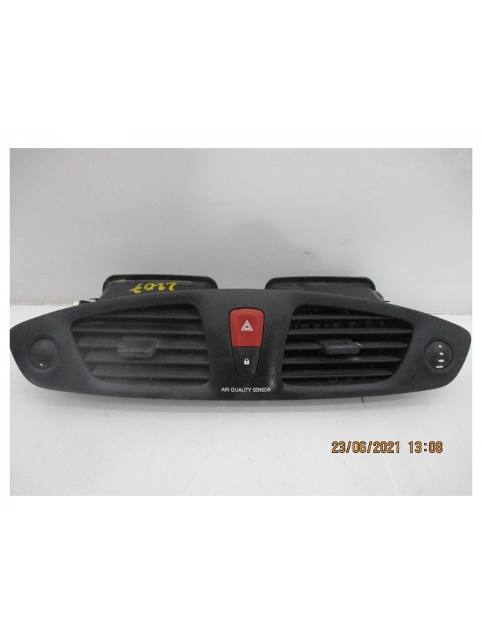 Rejilla aireadora RENAULT SCENIC III 1.5 dCi Diesel FAP 2011
