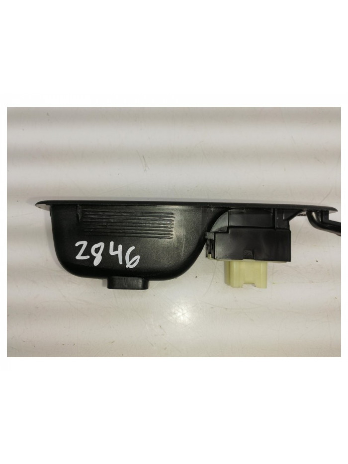 Recambio de mando elevalunas trasero derecho para renault clio iv life referencia OEM IAM 829507217R