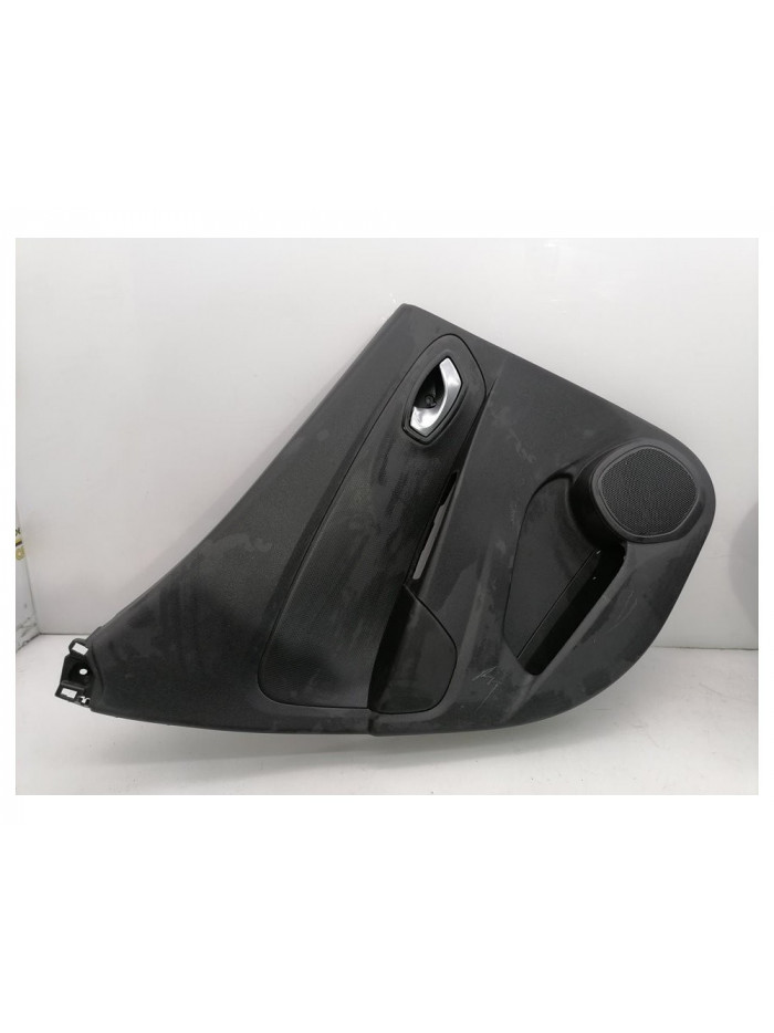 Recambio de guarnecido puerta trasera izquierda para renault clio iv life referencia OEM IAM