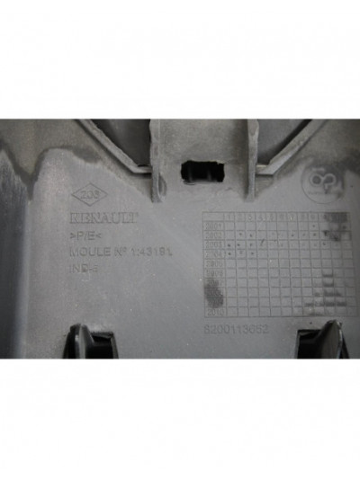 Recambio de paragolpes delantero para renault megane ii berlina 5p authentique referencia OEM IAM 8200142000