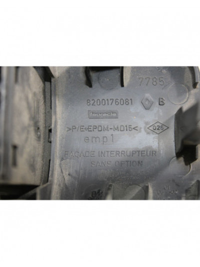 Recambio de interruptor para renault megane ii berlina 5p referencia OEM IAM 8200095495B
