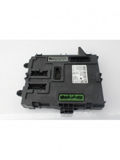 Recambio de caja reles / fusibles para renault scenic iv bose-edition referencia OEM IAM 284B13506R