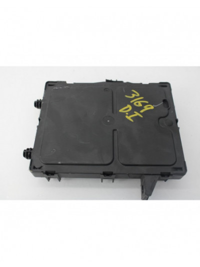 Recambio de caja reles / fusibles para renault scenic iv bose-edition referencia OEM IAM 284B13506R