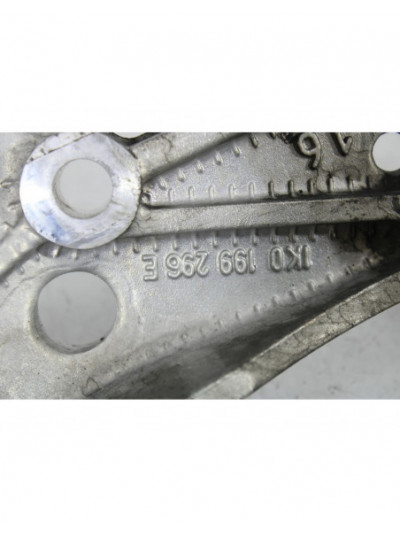 Recambio de brazo suspension inferior delantero derecho para audi a3 (8p1) 1.9 tdi referencia OEM IAM 1K0199296E
