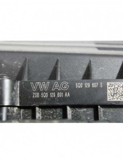 Recambio de carcasa filtro aire admisión para seat leon (5f1) 1.6 tdi referencia OEM IAM 5Q0129618B