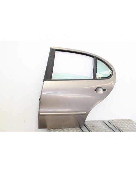 Recambio de puerta trasera izquierda para seat leon (1m1) sport referencia OEM IAM 4254TI.