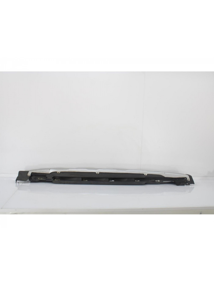 Estribo lateral derecho VOLVO V40 Basis 2014