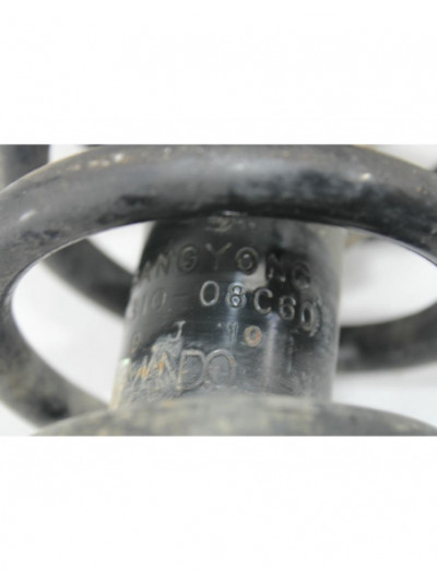 Recambio de amortiguador delantero derecho para ssangyong rexton w / rexton 2.0 xdi referencia OEM IAM 4431008C60