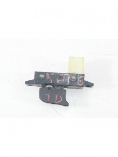 Recambio de mando elevalunas trasero derecho para ssangyong rexton w / rexton 2.0 xdi referencia OEM IAM 202006279