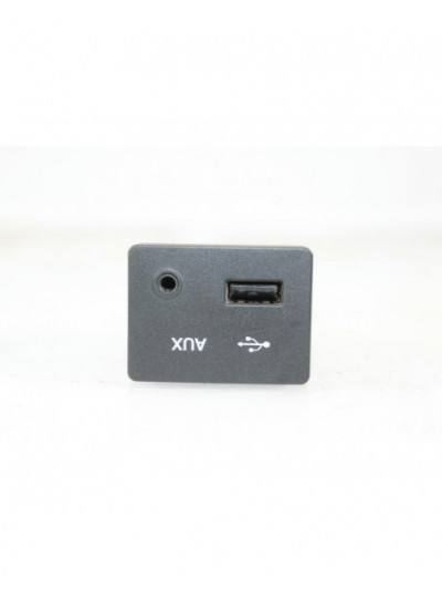 Recambio de entrada usb para ssangyong rexton w / rexton 2.0 xdi referencia OEM IAM 299117682
