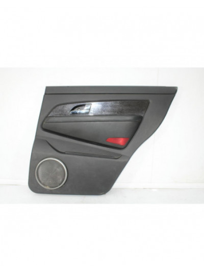 Recambio de guarnecido puerta trasera derecha para ssangyong rexton w / rexton 2.0 xdi referencia OEM IAM 7224008B00