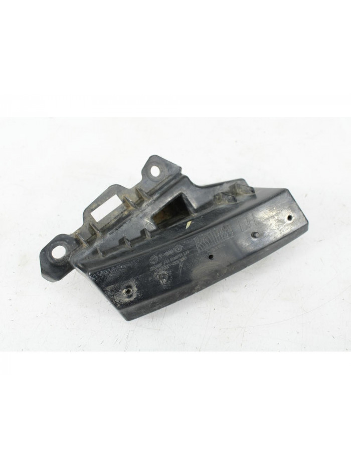 Recambio de soporte izquierdo paragolpes delantero para ssangyong rexton w / rexton 2.0 xdi referencia OEM IAM 7673103D00