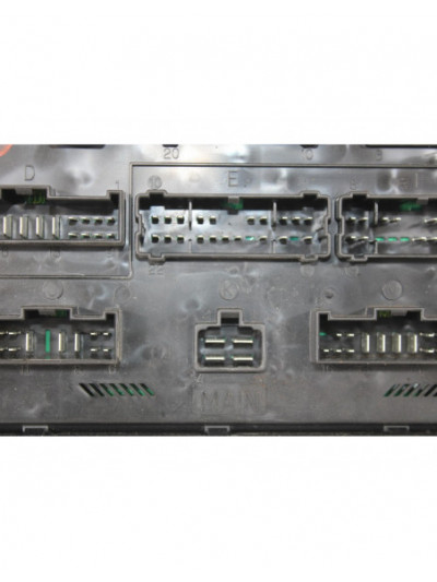 Recambio de caja reles / fusibles para ssangyong rodius xdi limited referencia OEM IAM AK63508