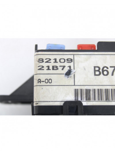 Recambio de caja reles / fusibles para ssangyong rodius xdi limited referencia OEM IAM 8210921B71