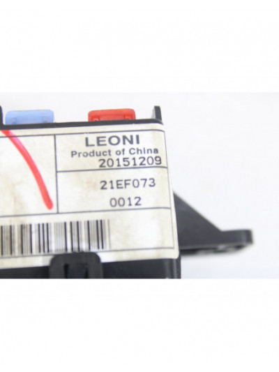 Recambio de caja reles / fusibles para ssangyong rodius xdi limited referencia OEM IAM 8210921B71