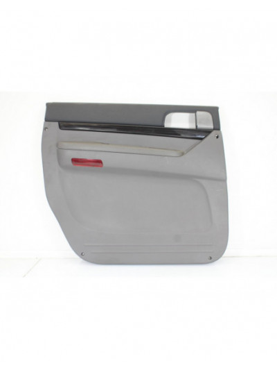 Recambio de guarnecido puerta trasera derecha para ssangyong rodius xdi limited referencia OEM IAM 7320121000