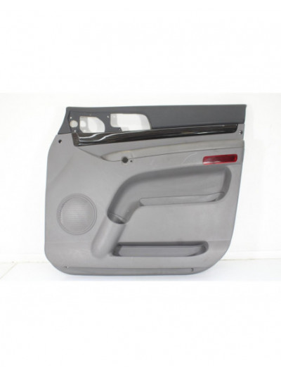 Recambio de guarnecido puerta delantera derecha para ssangyong rodius xdi limited referencia OEM IAM 7220121000