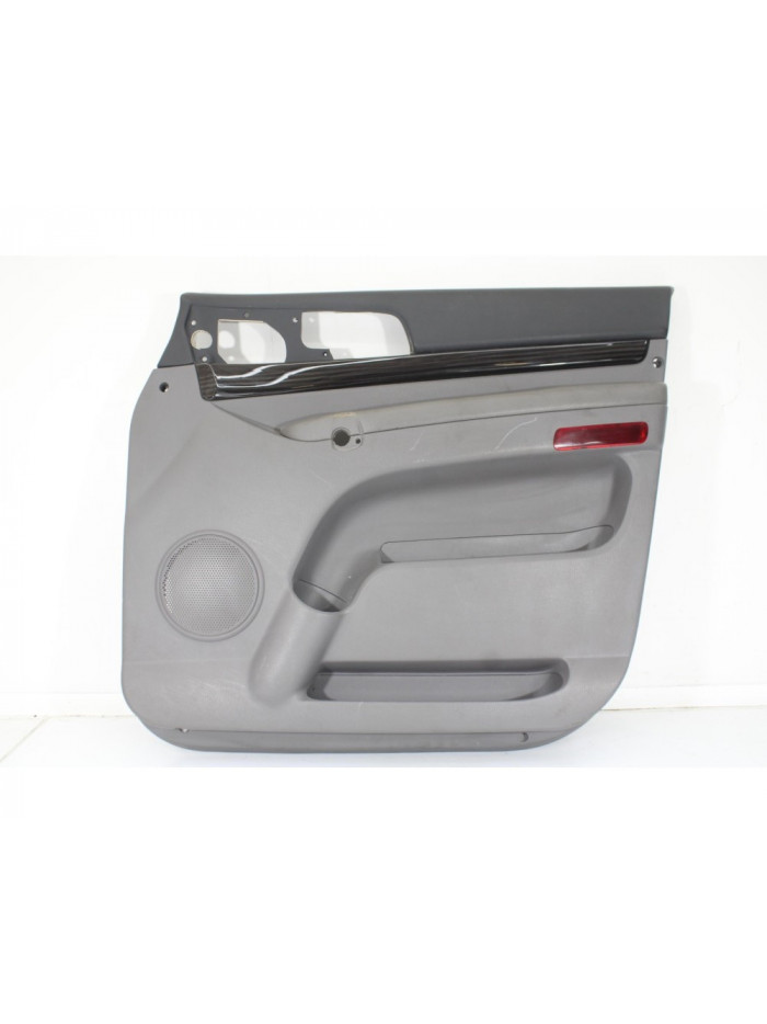 Recambio de guarnecido puerta delantera derecha para ssangyong rodius xdi limited referencia OEM IAM 7220121000