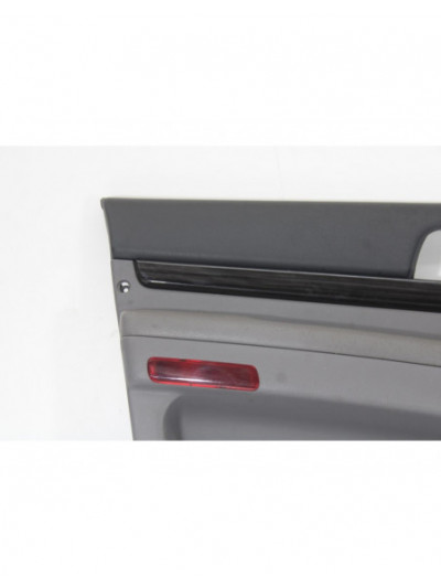 Recambio de guarnecido puerta delantera izquierda para ssangyong rodius xdi limited referencia OEM IAM 7220121506ACO