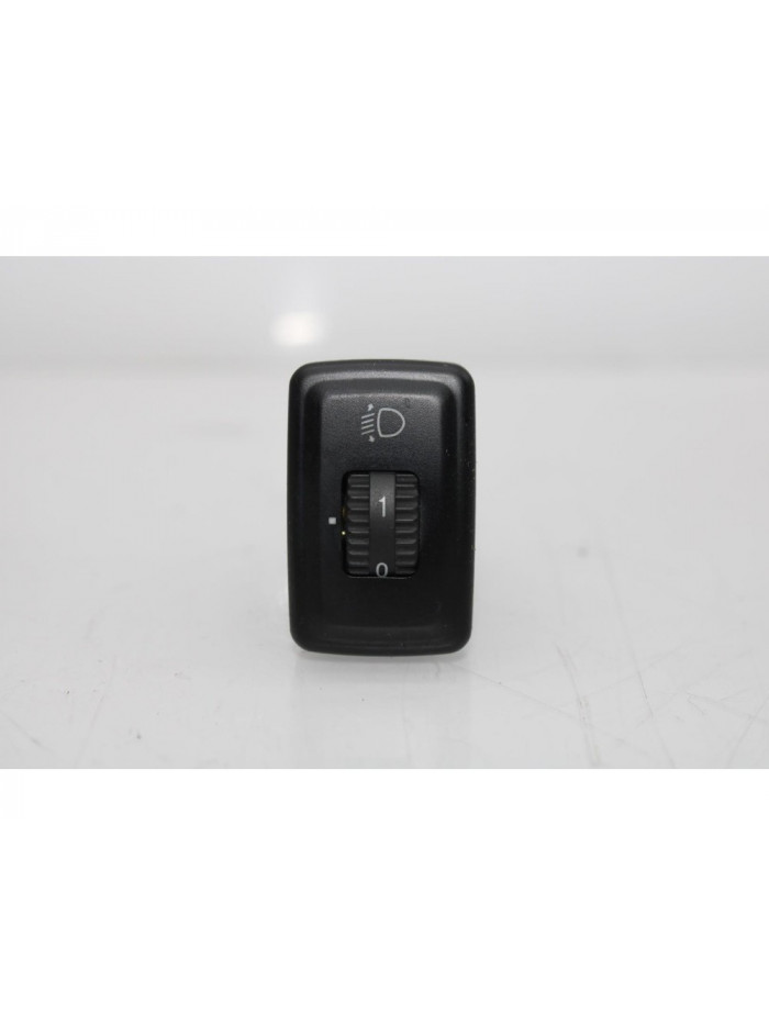 Recambio de mando regulacion altura faros para ssangyong korando 2.9 tdi referencia OEM IAM 8136006800