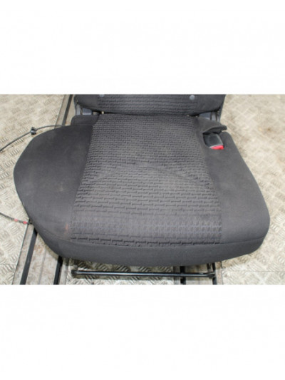 Recambio de asiento trasero derecho para toyota rav 4 iii (_a3_) 2.2 d 4wd (ala30_) referencia OEM IAM