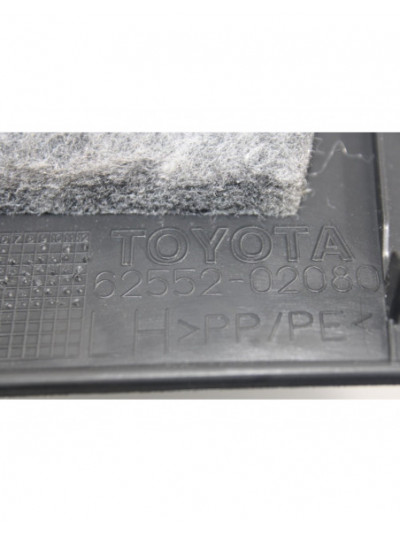Recambio de guarnecido trasero derecho para toyota auris (_e15_) 1.4 d-4d (nde150_) referencia OEM IAM 6255202080