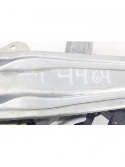 Recambio de elevalunas trasero izquierdo para toyota auris (_e15_) 1.4 d-4d (nde150_) referencia OEM IAM 977556108