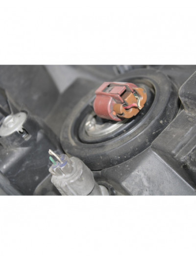 Recambio de faro izquierdo para toyota corolla verso (r1) 2.0 d-4d sol referencia OEM IAM 4186D.I