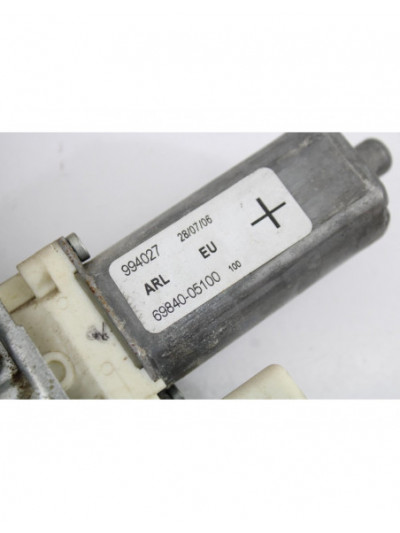 Recambio de elevalunas trasero izquierdo para toyota avensis berlina (t25) 2.2 d-4d cat referencia OEM IAM 6984005100