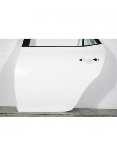 Puerta trasera izquierda TOYOTA AURIS 1.4 D-4D 2012