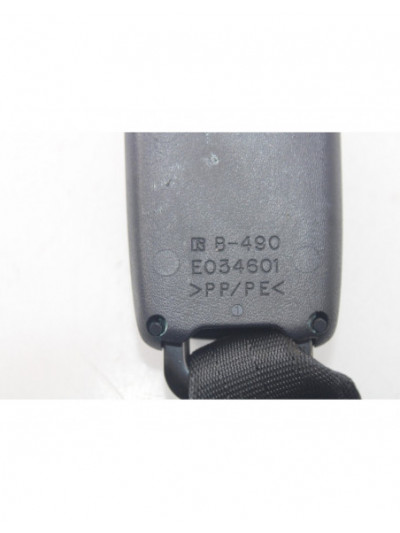 Anclaje cinturón trasero TOYOTA AURIS 1.4 D-4D 2012