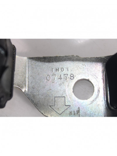 Anclaje cinturón trasero TOYOTA AURIS 1.4 D-4D 2012