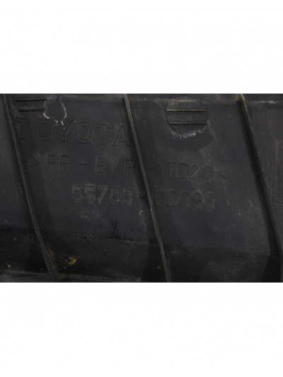 Recambio de molduras delanteras para toyota auris (_e15_) 1.4 d-4d (nde150_) referencia OEM IAM 5578302030