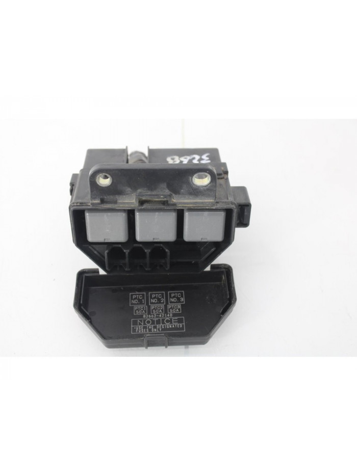 Recambio de caja reles / fusibles para toyota land cruiser (j12) 3.0 d4-d vx referencia OEM IAM PEQ.