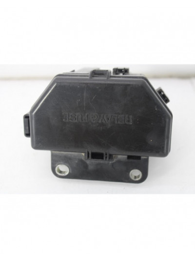 Recambio de caja reles / fusibles para toyota land cruiser (j12) 3.0 d4-d vx referencia OEM IAM PEQ.